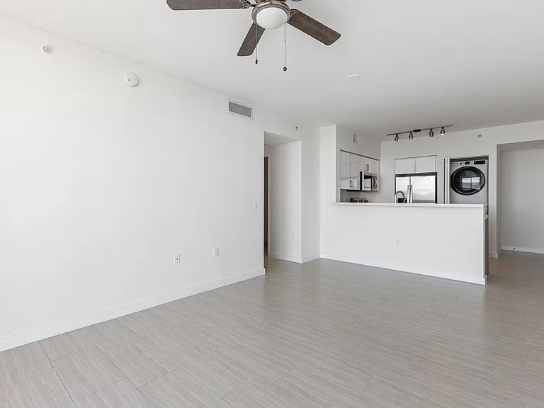 446 NE 39th St #220 — Photo 10