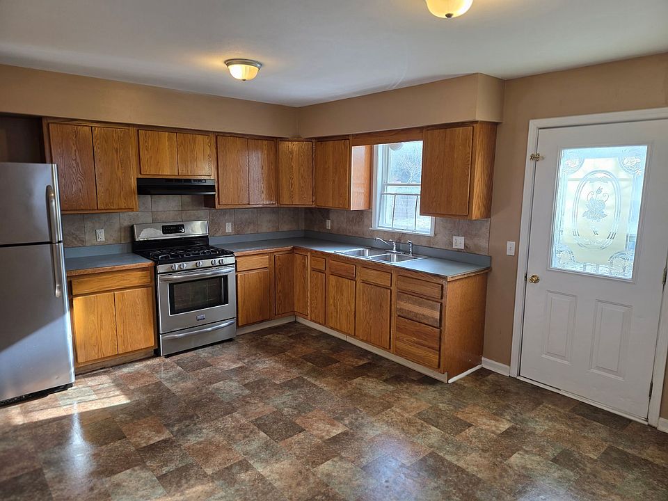 1st image of 96 E Schuyler St