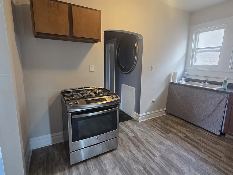 4006 Alder St #2R — Photo 3