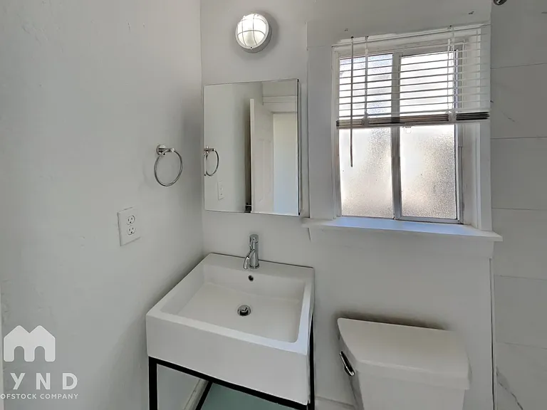1806 Filbert St — Photo 9