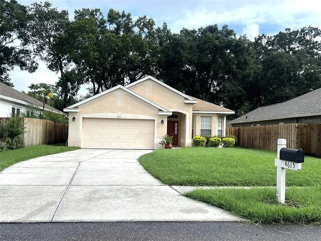 3 bed, 2.0 bath, 1566 sqft, $2,500 — Photo 3
