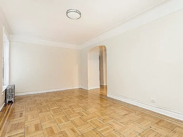 227 Haven Ave #2C — Photo 4
