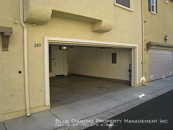 5th image of 249 Marquette Ave