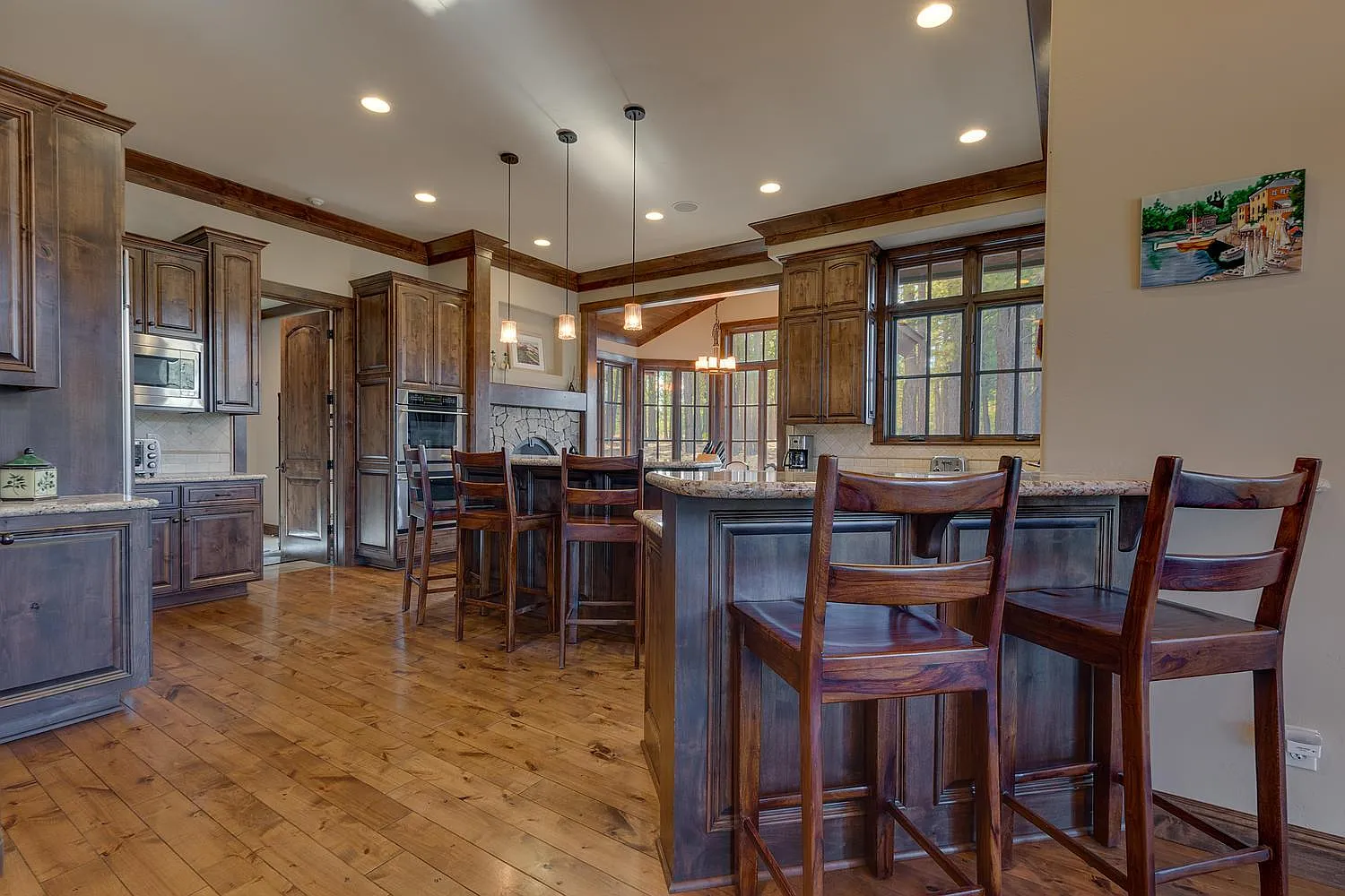 4 bed, 4250 sqft, $20,000 — Photo 3