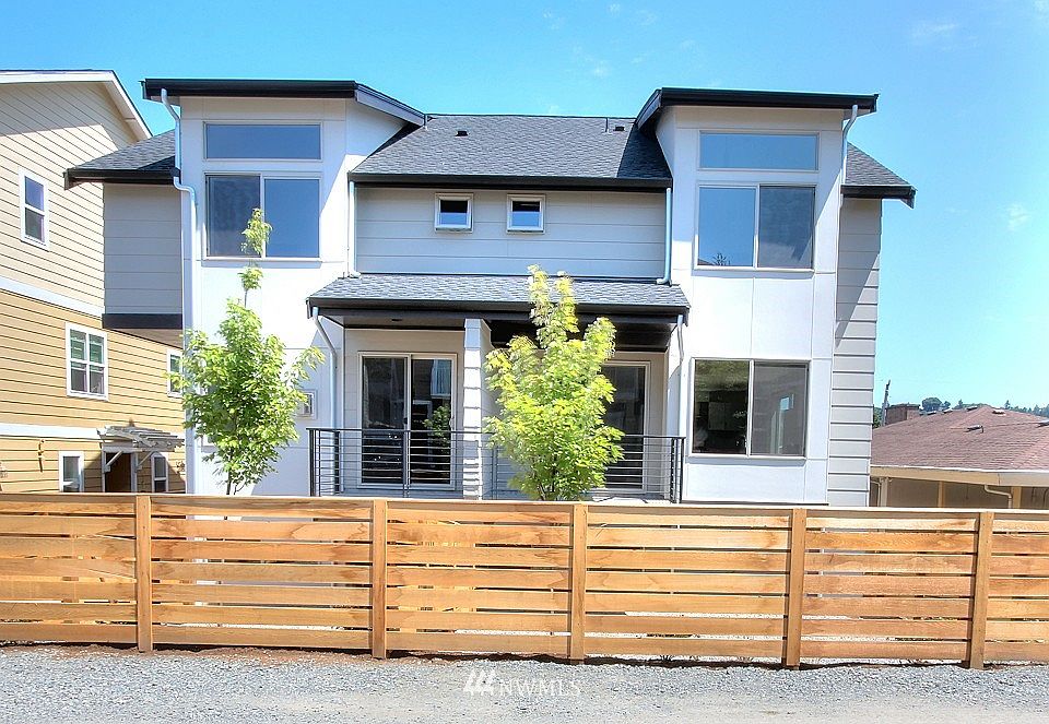 1st image of 3433 B 21st Avenue W