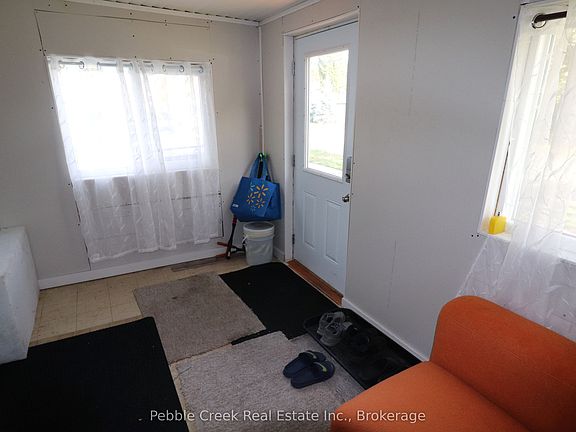 2nd image of 208 Hincks St