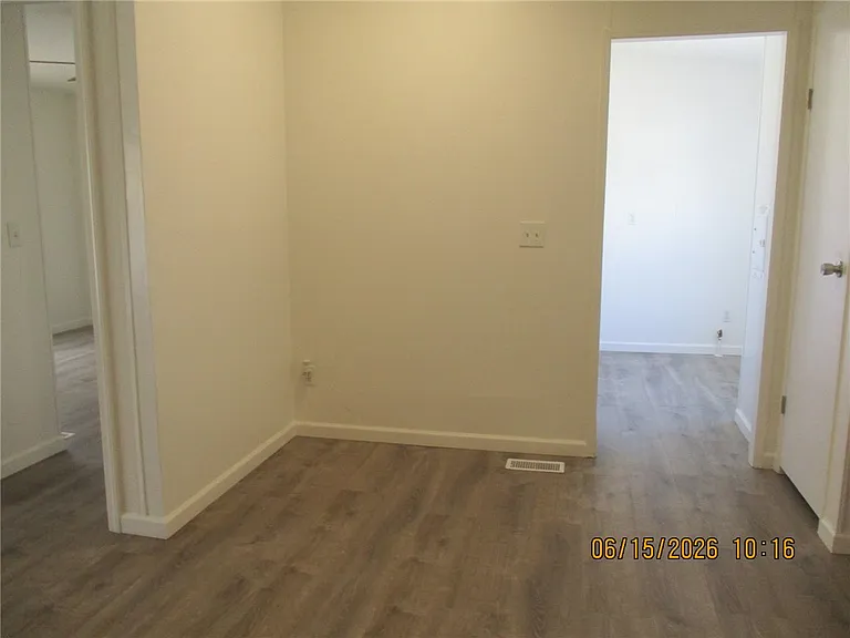 569 Harbor Dr — Photo 14