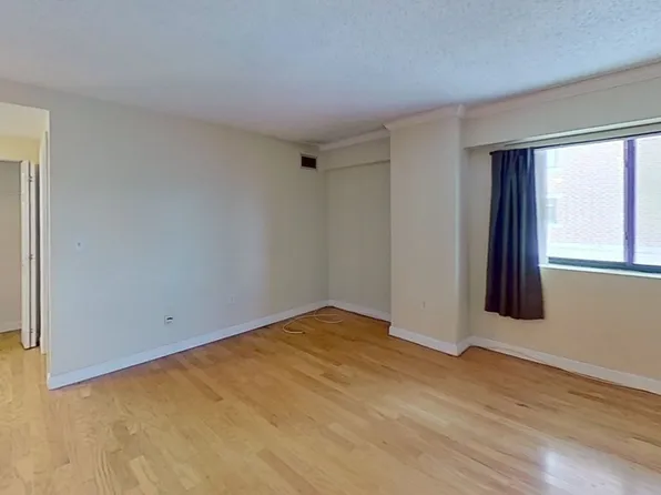 15 N Beacon St #208, Allston, MA 02134