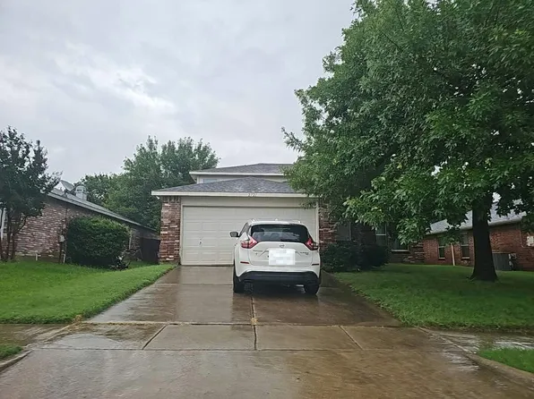2721 Woodlake Pkwy, Little Elm, TX 75068