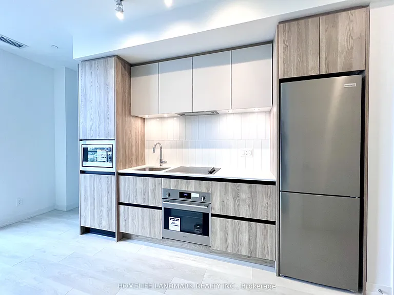8 Beverley Glen Blvd #605 — Photo 13