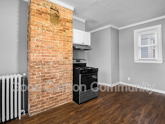 3rd image of 135 Elmwood Ave #8