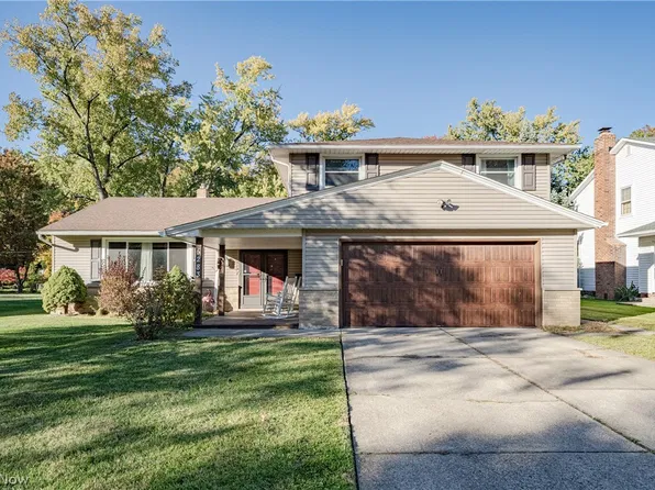 5283 Hickory Dr, Lyndhurst, OH 44124