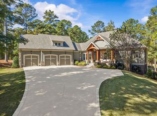 2631 Parrotts Pointe Rd, Greensboro, GA 30642
