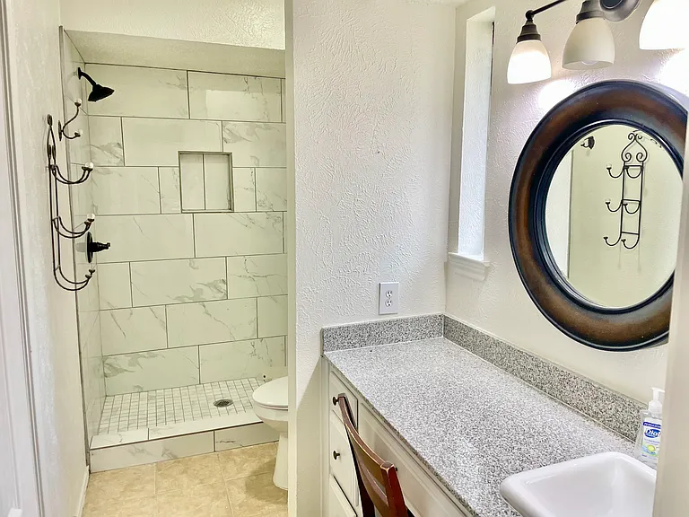 1011 Westgate Dr — Photo 14