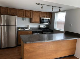 1940 Huntington Blvd, Hoffman Estates, IL 60169