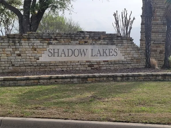 1022 Shadow Lakes Dr, Wills Point, TX 75169