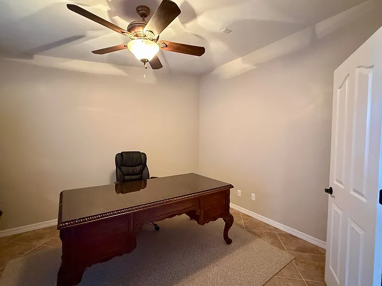1840 Laramie Dr — Photo 17