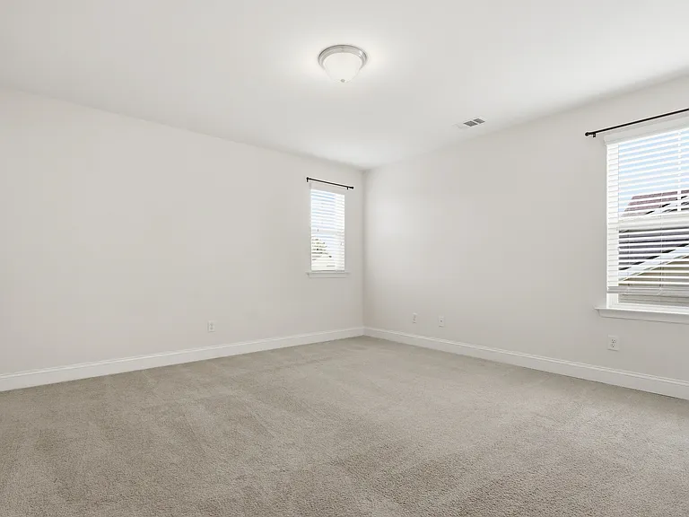 105 Grimsby Rd — Photo 26