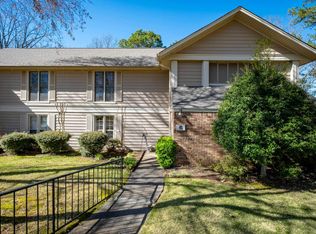 6 Reservoir Heights Dr, Little Rock, AR 72227
