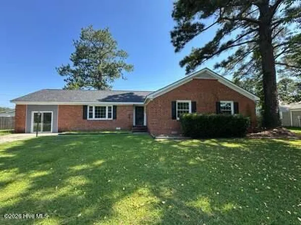910 Winchester Rd, Jacksonville, NC 28546