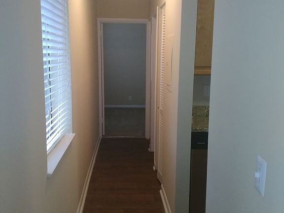 4th image of 215 Lowwood Dr