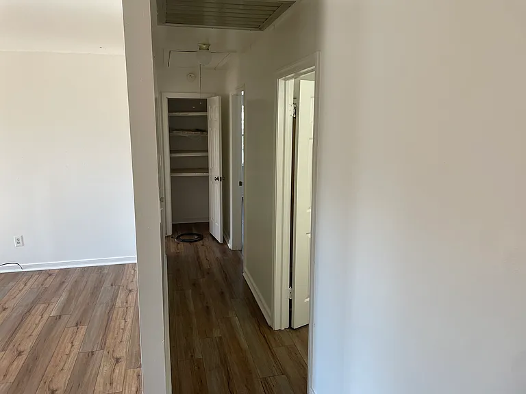 404 Gilbert St #15 — Photo 7