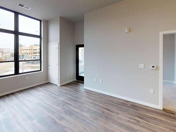 4th image of 480 W 78th St Ste 101