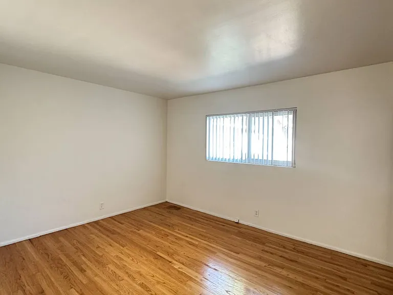 1717 Huntington Dr #7 — Photo 14