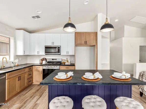 3621 W QUAIL TRACK Drive, Phoenix, AZ 85083