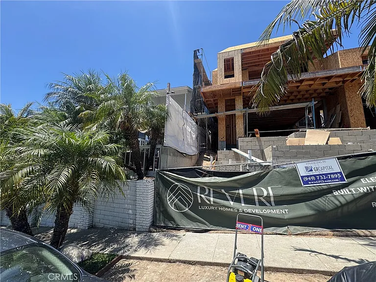 405 Heliotrope Ave #B — Photo 6