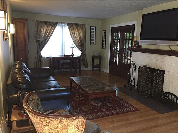 5th image of 6176 Burlington Ave