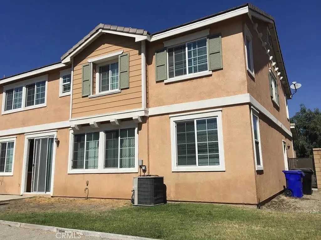4 bed, 3.5 bath, 2451 sqft, $3,699 — Photo 3