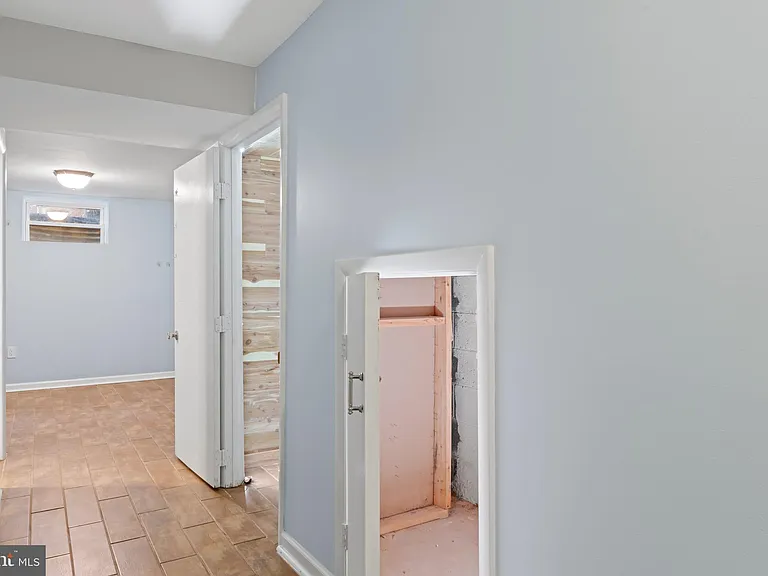 2053 Mayflower Dr — Photo 35