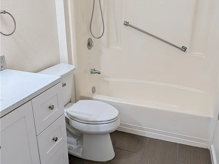 28101 Grosse Point Dr — Photo 19
