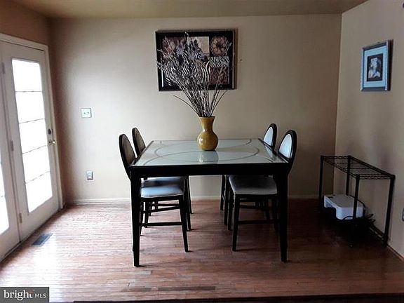 4th image of 403 Tartan Dr