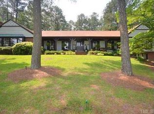 910 Holland Rd, Fuquay Varina, NC 27526