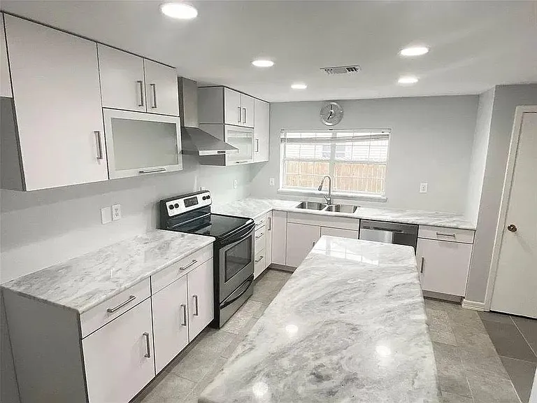 1316 Dunbarton Dr — Photo 8