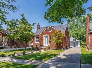 20521 Beaufait St, Harper Woods, MI 48225