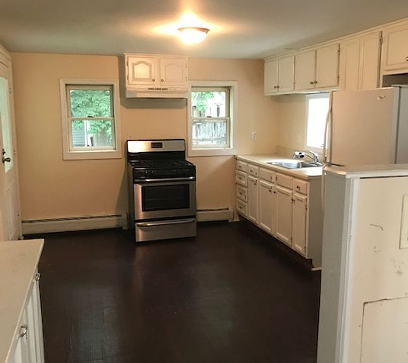 1st image of 309 W Broad St #2