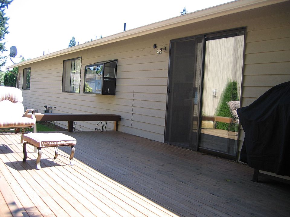 2nd image of 3307 98th Pl SE