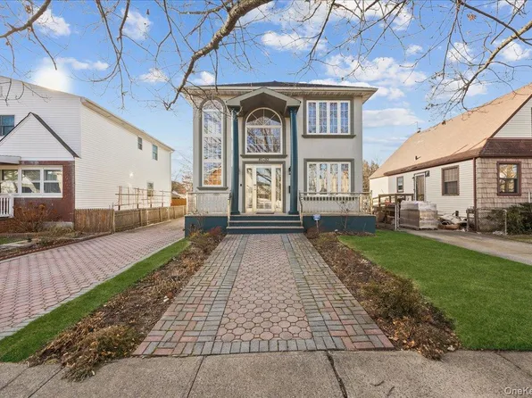 8132 265th Street, Glen Oaks, NY 11004