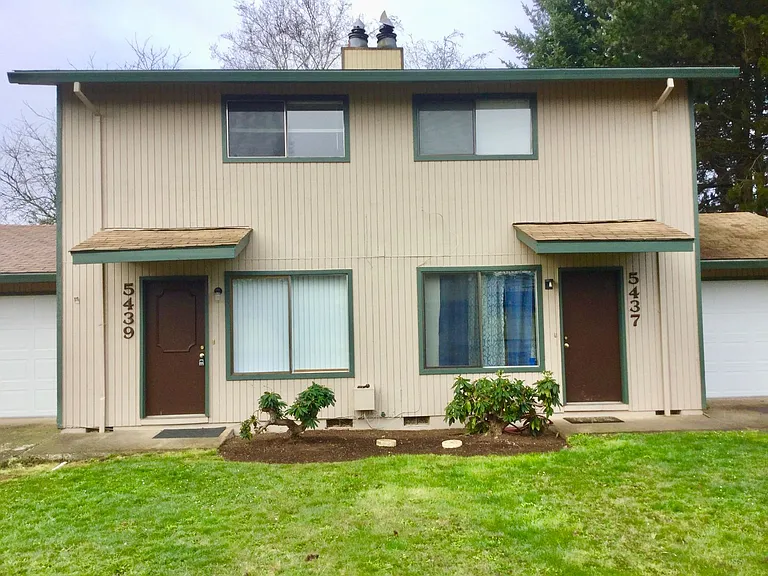 5437 - 5439 Nicole Ct SE — Photo 1
