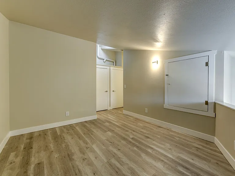 3460 Madison Ave — Photo 18