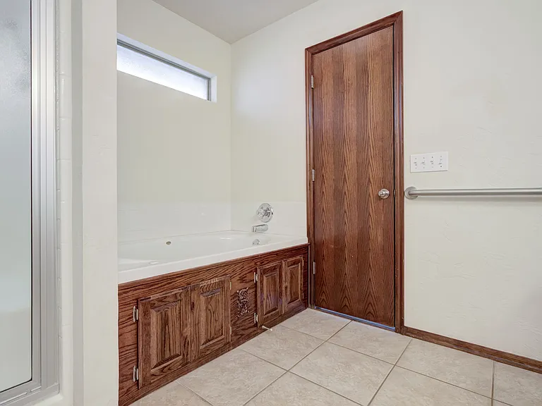 509 Finch St — Photo 22