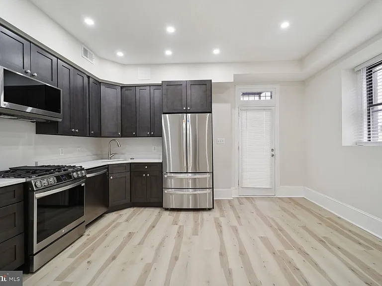 1921 19th St NW #20 — Photo 15