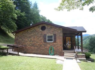 208 King Hollow Rd, Harlan, KY 40831