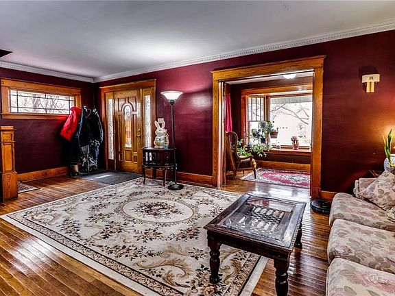 5th image of 129 Jackson Ave