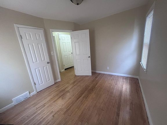 5th image of 11733 Minden Ave