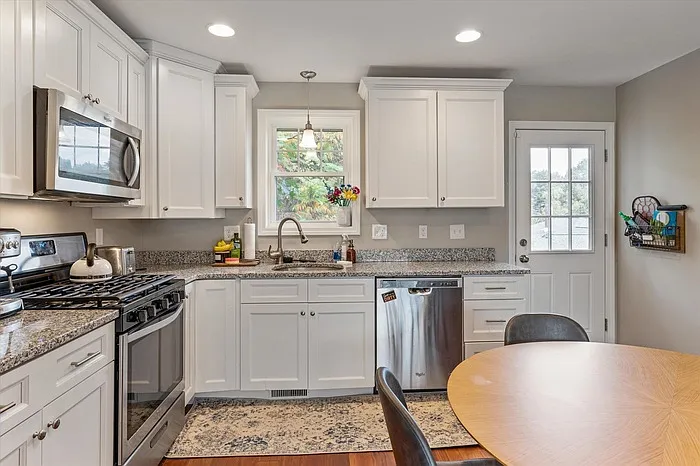 38 Perham St #E — Photo 4