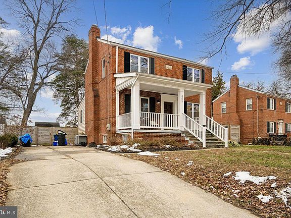 2nd image of 805 Forston St